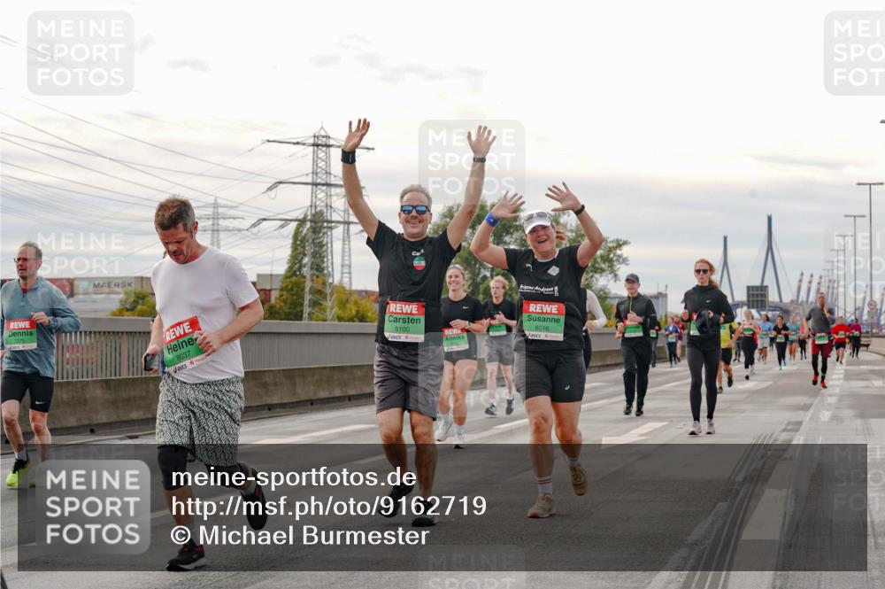 03.10.2025 - Köhlbrandbrückenlauf Michael Burmester http://msf.ph/oto/9162719 03.10.2025 16:07:19 Position 3 8037, 8016, 8100 meine-sportfotos.de