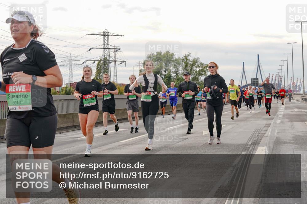 03.10.2025 - Köhlbrandbrückenlauf Michael Burmester http://msf.ph/oto/9162725 03.10.2025 16:07:21 Position 3 8016, 8155 meine-sportfotos.de