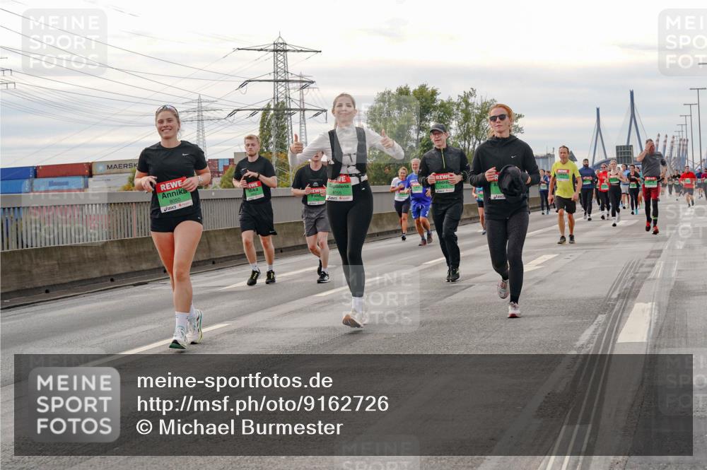 03.10.2025 - Köhlbrandbrückenlauf Michael Burmester http://msf.ph/oto/9162726 03.10.2025 16:07:22 Position 3 8050, 8155 meine-sportfotos.de