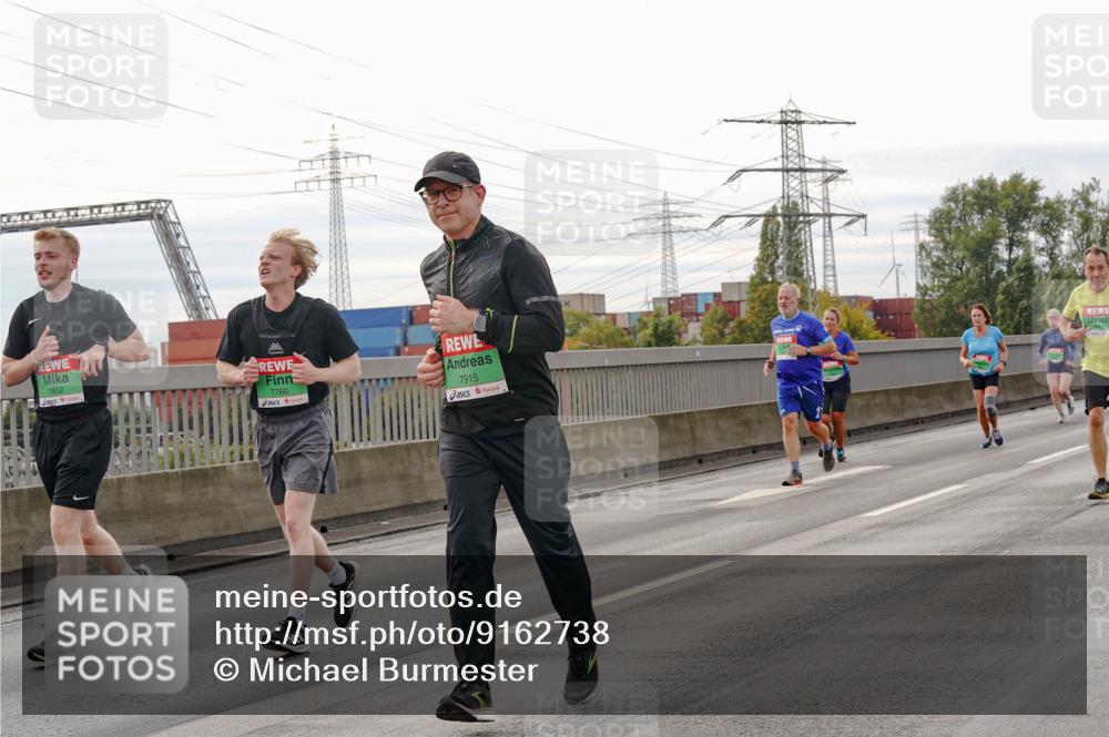 03.10.2025 - Köhlbrandbrückenlauf Michael Burmester http://msf.ph/oto/9162738 03.10.2025 16:07:25 Position 3 7852, 7760, 7915 meine-sportfotos.de