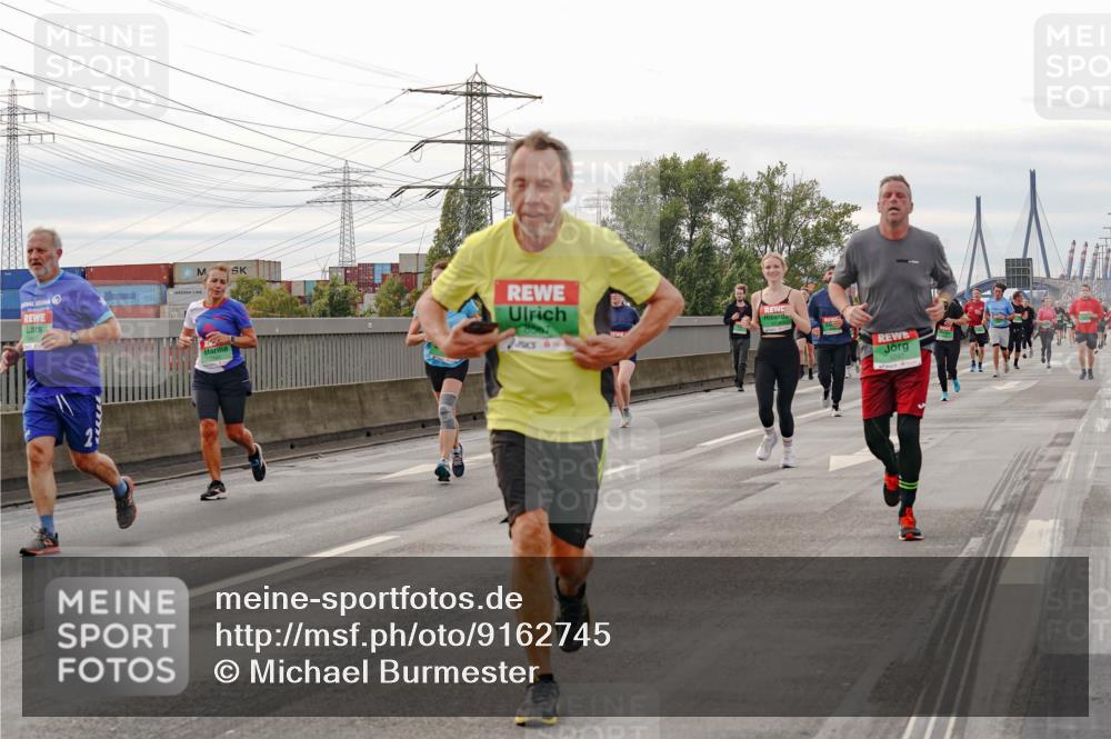 03.10.2025 - Köhlbrandbrückenlauf Michael Burmester http://msf.ph/oto/9162745 03.10.2025 16:07:28 Position 3 8567 meine-sportfotos.de