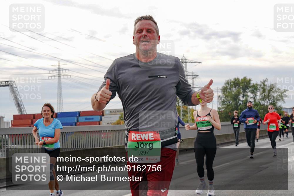 03.10.2025 - Köhlbrandbrückenlauf Michael Burmester http://msf.ph/oto/9162756 03.10.2025 16:07:31 Position 3 9297, 8305 meine-sportfotos.de