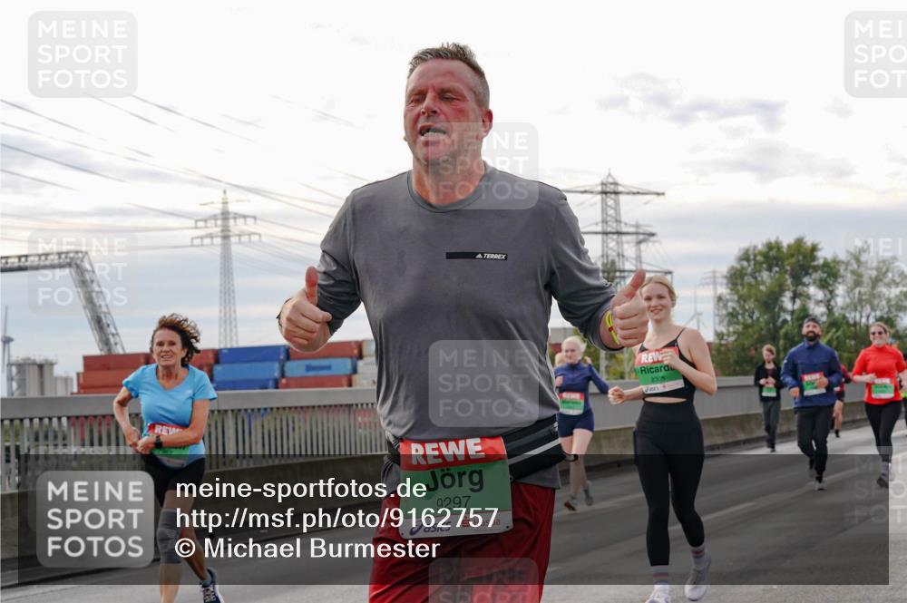 03.10.2025 - Köhlbrandbrückenlauf Michael Burmester http://msf.ph/oto/9162757 03.10.2025 16:07:31 Position 3 9297, 8305 meine-sportfotos.de