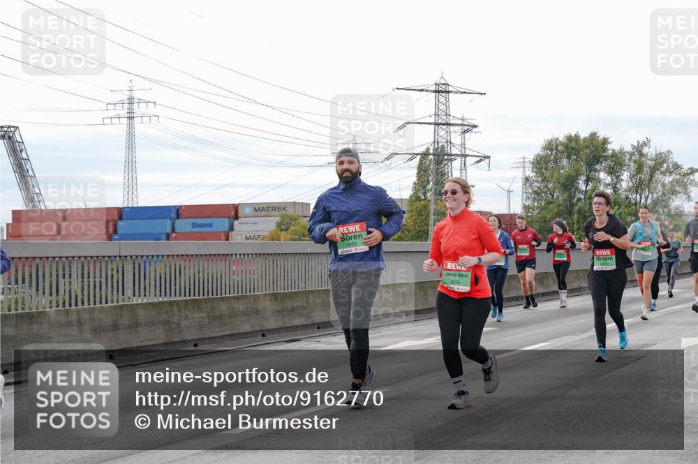 03.10.2025 - Köhlbrandbrückenlauf Michael Burmester http://msf.ph/oto/9162770 03.10.2025 16:07:35 Position 3 9029, 9036 meine-sportfotos.de