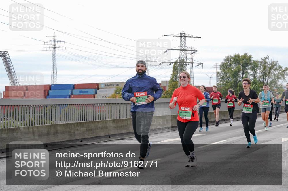 03.10.2025 - Köhlbrandbrückenlauf Michael Burmester http://msf.ph/oto/9162771 03.10.2025 16:07:35 Position 3 9029, 9036 meine-sportfotos.de