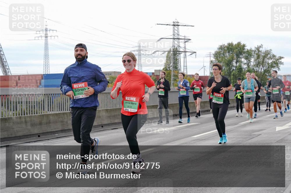 03.10.2025 - Köhlbrandbrückenlauf Michael Burmester http://msf.ph/oto/9162775 03.10.2025 16:07:35 Position 3 9029, 9036, 9631 meine-sportfotos.de