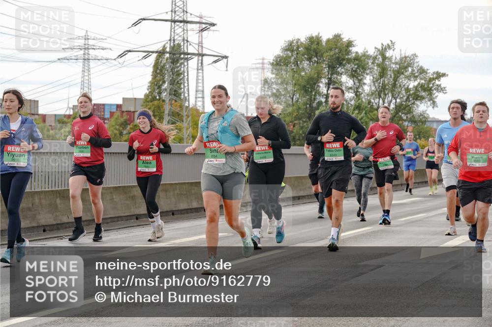 03.10.2025 - Köhlbrandbrückenlauf Michael Burmester http://msf.ph/oto/9162779 03.10.2025 16:07:38 Position 3 9510, 7690, 8584, 8448, 8349, 9683 meine-sportfotos.de