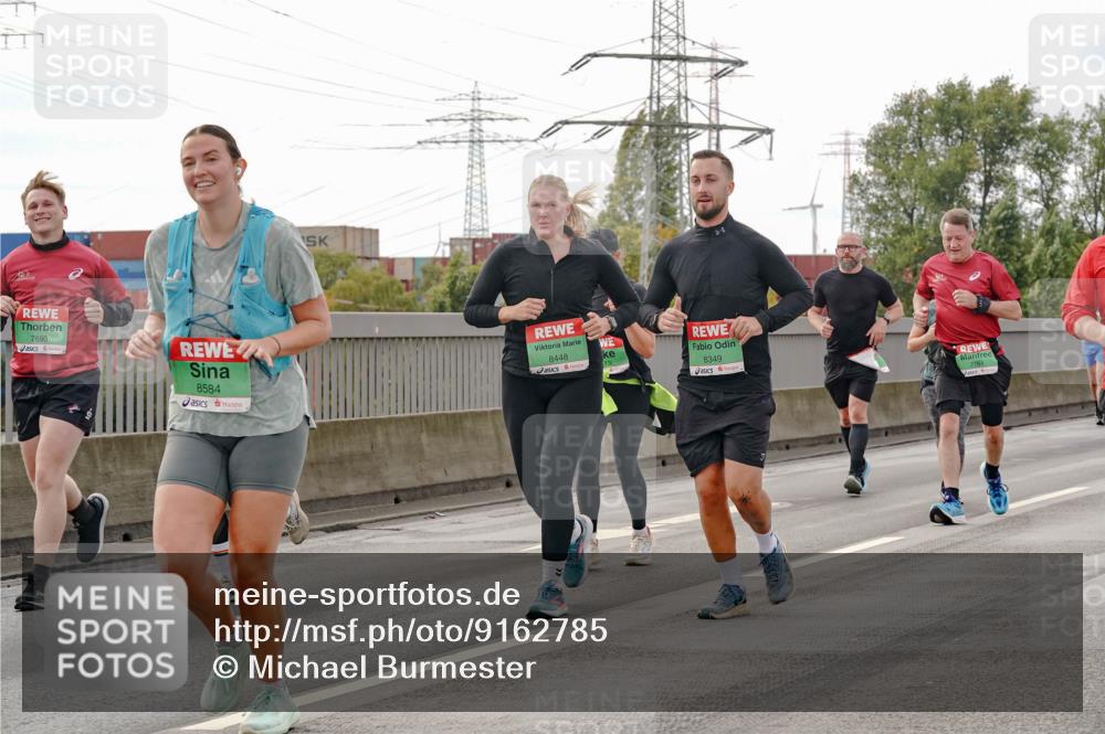 03.10.2025 - Köhlbrandbrückenlauf Michael Burmester http://msf.ph/oto/9162785 03.10.2025 16:07:40 Position 3 7690, 8584, 8448, 73, 8349 meine-sportfotos.de