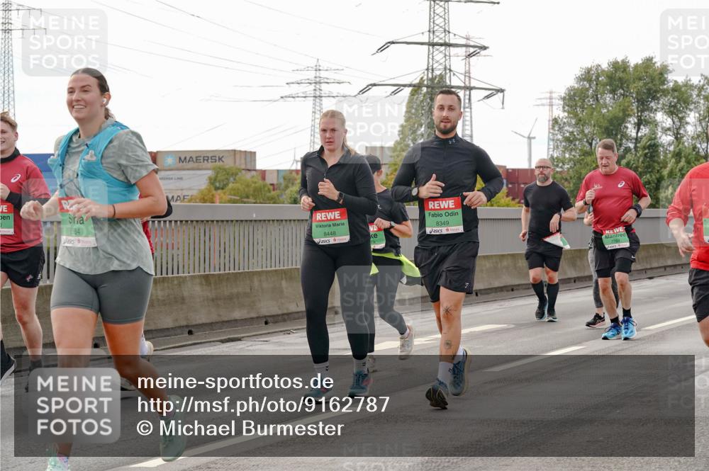 03.10.2025 - Köhlbrandbrückenlauf Michael Burmester http://msf.ph/oto/9162787 03.10.2025 16:07:40 Position 3 8584, 8448, 8349, 7784 meine-sportfotos.de