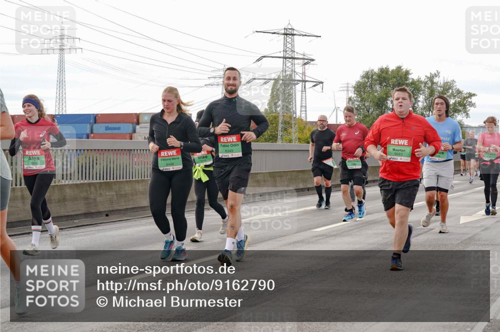 03.10.2025 - Köhlbrandbrückenlauf Michael Burmester http://msf.ph/oto/9162790 03.10.2025 16:07:41 Position 3 7680, 8448, 8349, 9683 meine-sportfotos.de