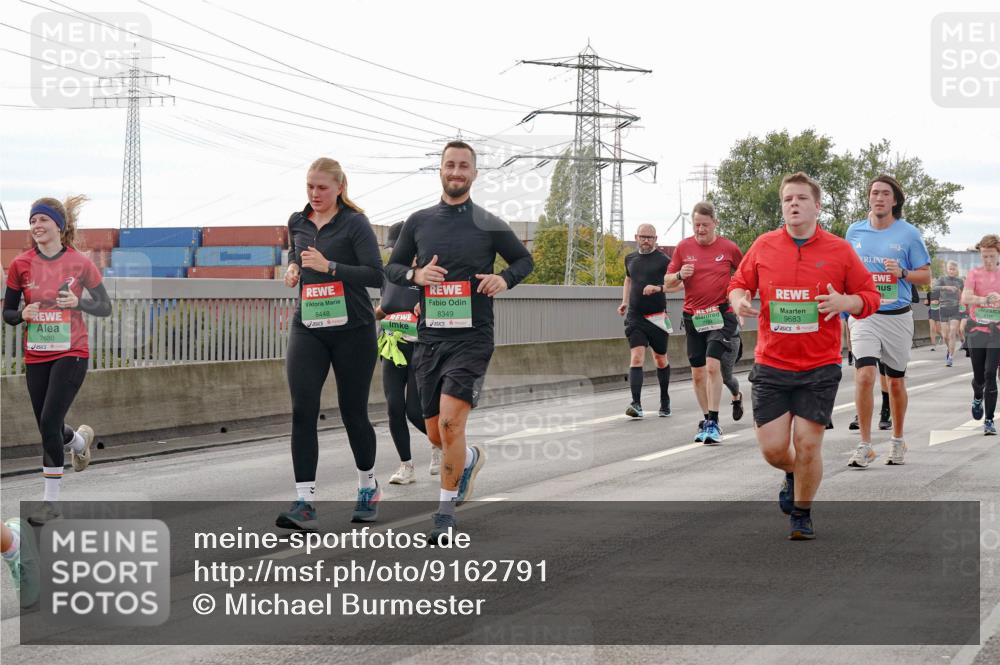 03.10.2025 - Köhlbrandbrückenlauf Michael Burmester http://msf.ph/oto/9162791 03.10.2025 16:07:41 Position 3 7680, 8448, 8349, 9683 meine-sportfotos.de