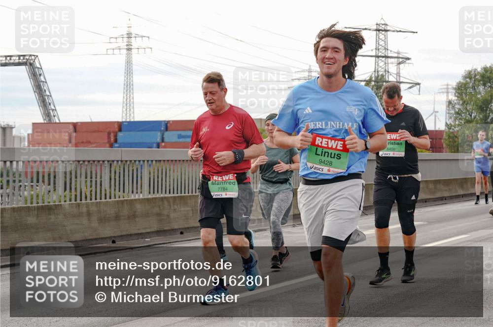 03.10.2025 - Köhlbrandbrückenlauf Michael Burmester http://msf.ph/oto/9162801 03.10.2025 16:07:44 Position 3 7784, 9428, 8406 meine-sportfotos.de