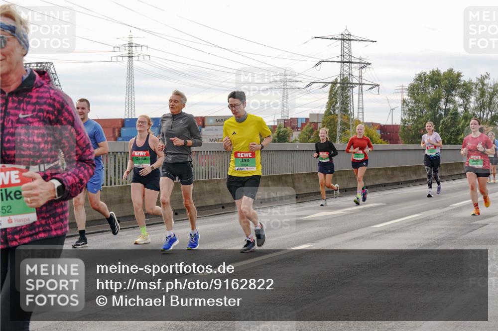 03.10.2025 - Köhlbrandbrückenlauf Michael Burmester http://msf.ph/oto/9162822 03.10.2025 16:07:52 Position 3 7801, 52, 9004 meine-sportfotos.de
