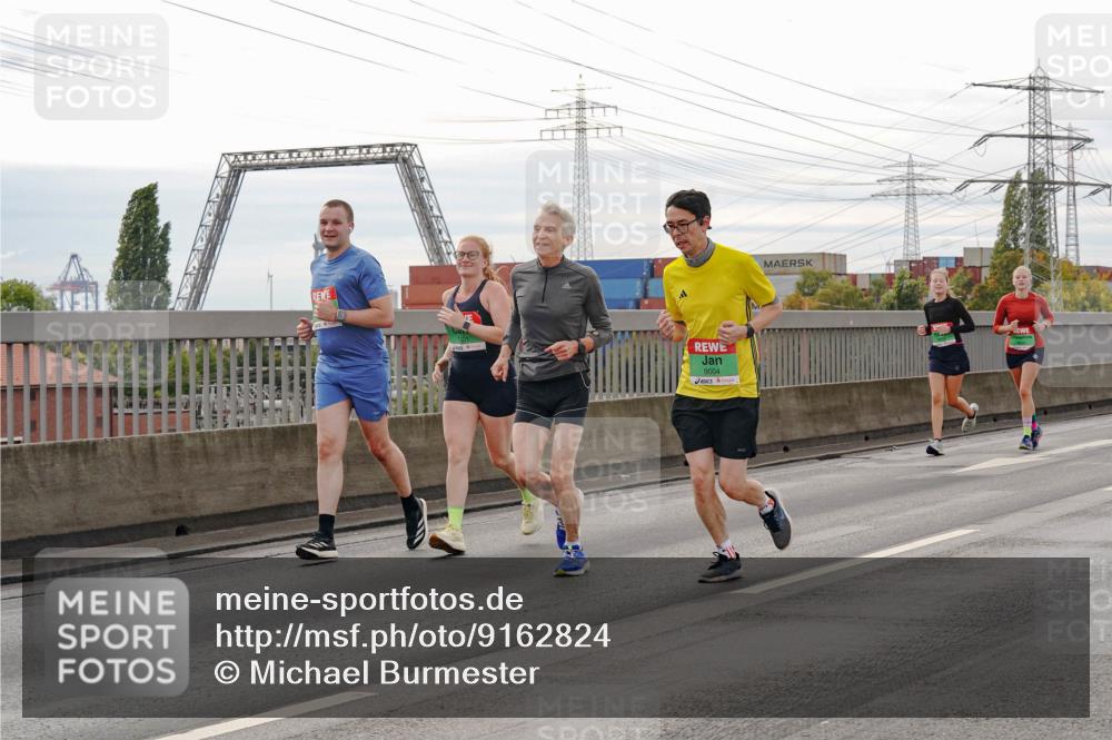 03.10.2025 - Köhlbrandbrückenlauf Michael Burmester http://msf.ph/oto/9162824 03.10.2025 16:07:53 Position 3 9004 meine-sportfotos.de