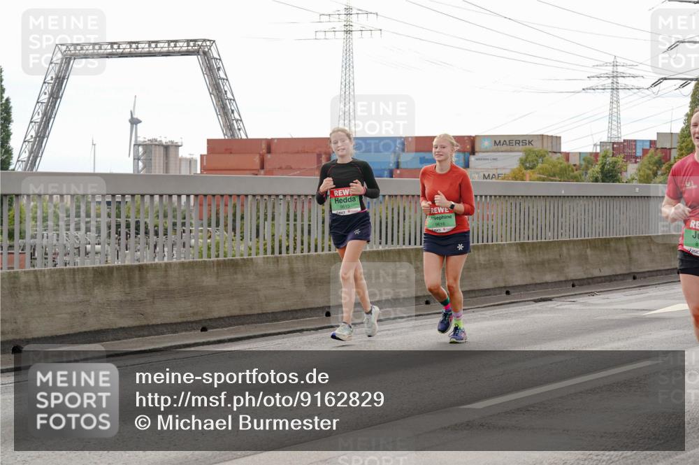 03.10.2025 - Köhlbrandbrückenlauf Michael Burmester http://msf.ph/oto/9162829 03.10.2025 16:07:55 Position 3 9615, 9616, 8 meine-sportfotos.de