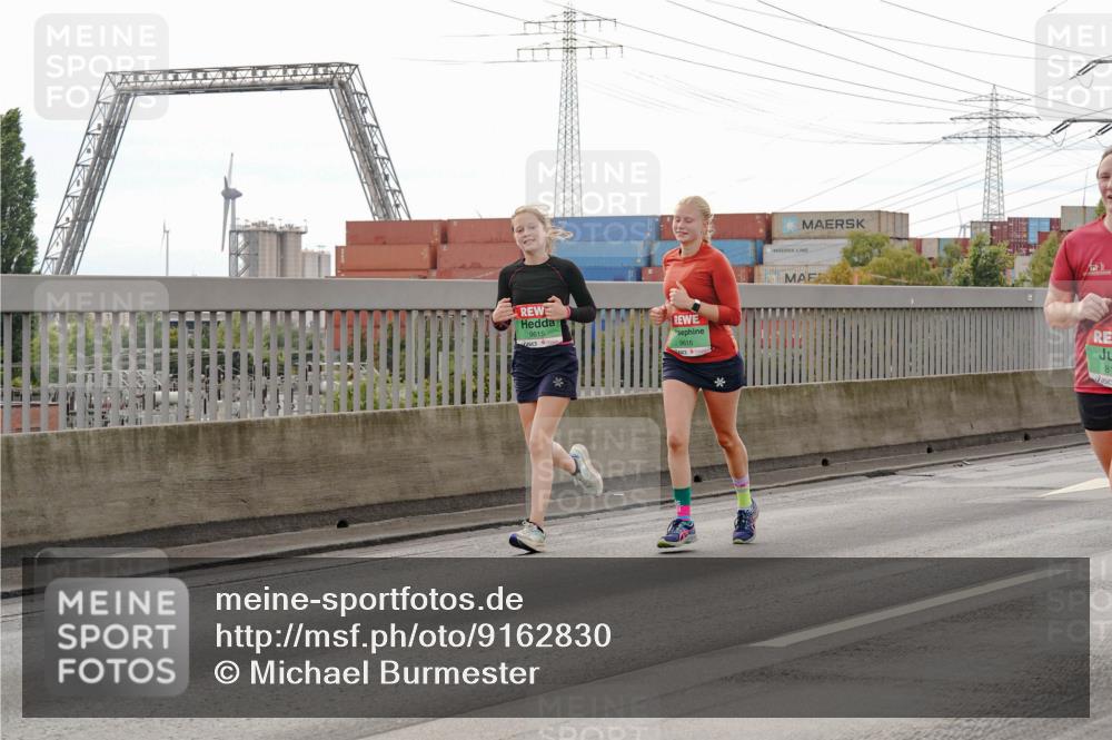 03.10.2025 - Köhlbrandbrückenlauf Michael Burmester http://msf.ph/oto/9162830 03.10.2025 16:07:55 Position 3 9615, 9616, 81 meine-sportfotos.de