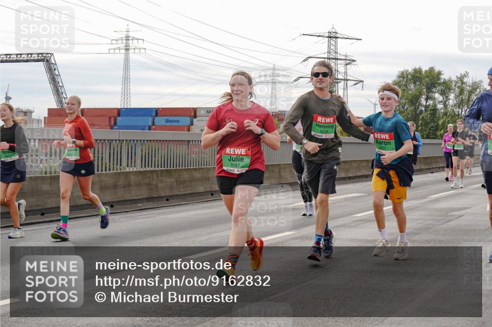 03.10.2025 - Köhlbrandbrückenlauf Michael Burmester http://msf.ph/oto/9162832 03.10.2025 16:07:56 Position 3 8187, 8238, 8237 meine-sportfotos.de