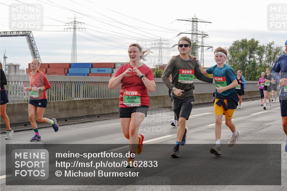03.10.2025 - Köhlbrandbrückenlauf Michael Burmester http://msf.ph/oto/9162833 03.10.2025 16:07:56 Position 3 8187, 8238 meine-sportfotos.de