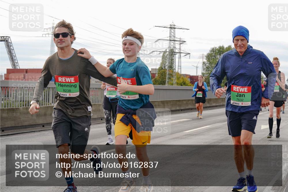 03.10.2025 - Köhlbrandbrückenlauf Michael Burmester http://msf.ph/oto/9162837 03.10.2025 16:07:57 Position 3 8238, 8295, 237, 7632 meine-sportfotos.de