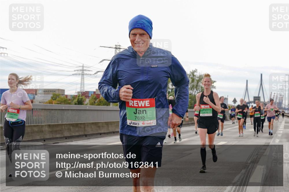 03.10.2025 - Köhlbrandbrückenlauf Michael Burmester http://msf.ph/oto/9162841 03.10.2025 16:07:58 Position 3 8295, 7632, 8678 meine-sportfotos.de
