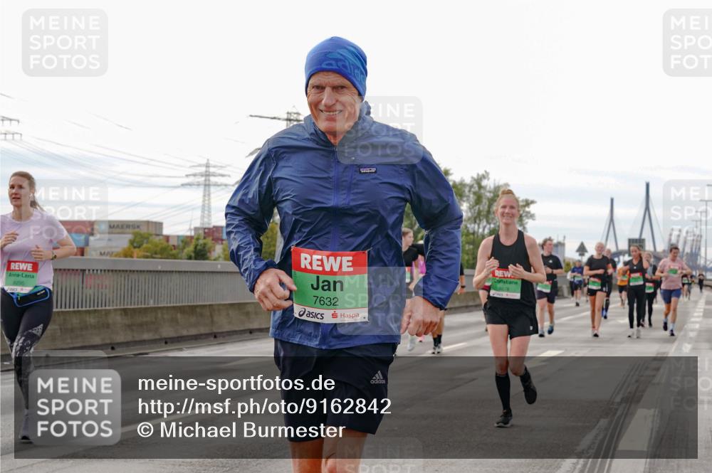03.10.2025 - Köhlbrandbrückenlauf Michael Burmester http://msf.ph/oto/9162842 03.10.2025 16:07:58 Position 3 8295, 7632, 6678 meine-sportfotos.de