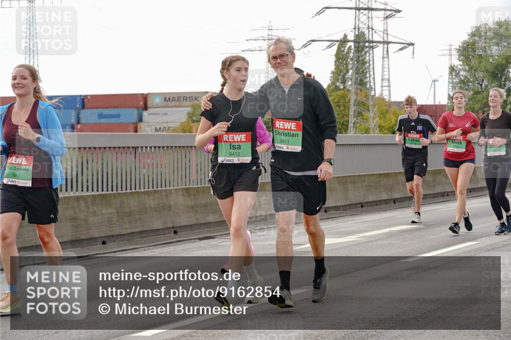 03.10.2025 - Köhlbrandbrückenlauf Michael Burmester http://msf.ph/oto/9162854 03.10.2025 16:08:02 Position 3 7817, 9412, 9411, 9413 meine-sportfotos.de