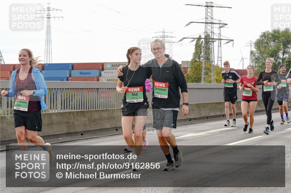03.10.2025 - Köhlbrandbrückenlauf Michael Burmester http://msf.ph/oto/9162856 03.10.2025 16:08:03 Position 3 7817, 9412, 9411, 9414 meine-sportfotos.de