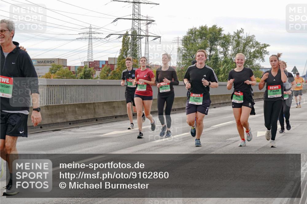 03.10.2025 - Köhlbrandbrückenlauf Michael Burmester http://msf.ph/oto/9162860 03.10.2025 16:08:04 Position 3 411, 9413, 9414, 7829, 7670 meine-sportfotos.de