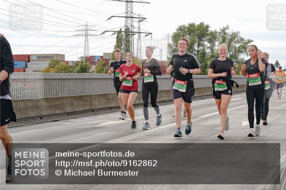 03.10.2025 - Köhlbrandbrückenlauf Michael Burmester http://msf.ph/oto/9162862 03.10.2025 16:08:04 Position 3 9413, 7829, 7876, 7670 meine-sportfotos.de