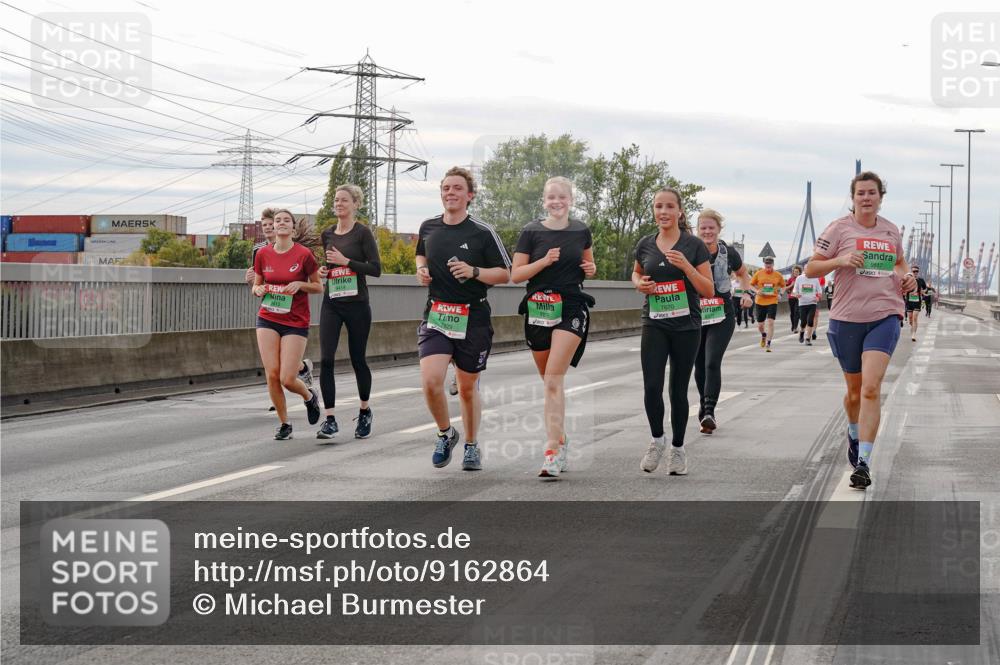 03.10.2025 - Köhlbrandbrückenlauf Michael Burmester http://msf.ph/oto/9162864 03.10.2025 16:08:04 Position 3 8571, 7829, 9517 meine-sportfotos.de