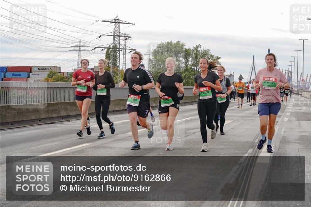 03.10.2025 - Köhlbrandbrückenlauf Michael Burmester http://msf.ph/oto/9162866 03.10.2025 16:08:05 Position 3 9413, 7670, 9517 meine-sportfotos.de