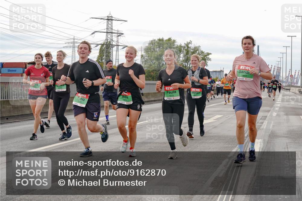 03.10.2025 - Köhlbrandbrückenlauf Michael Burmester http://msf.ph/oto/9162870 03.10.2025 16:08:05 Position 3 7829, 7876, 7670, 9517 meine-sportfotos.de