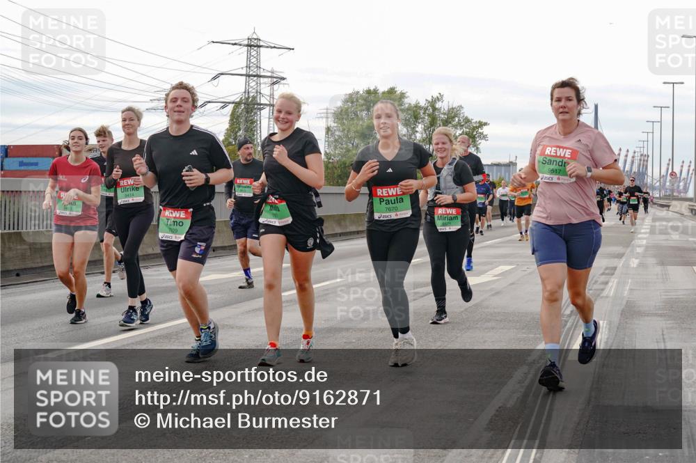 03.10.2025 - Köhlbrandbrückenlauf Michael Burmester http://msf.ph/oto/9162871 03.10.2025 16:08:06 Position 3 9413, 9414, 7829, 7670, 9517 meine-sportfotos.de