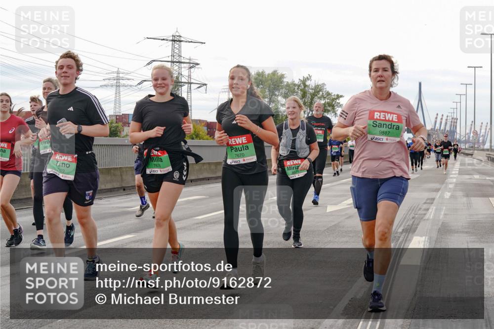 03.10.2025 - Köhlbrandbrückenlauf Michael Burmester http://msf.ph/oto/9162872 03.10.2025 16:08:06 Position 3 9414, 7829, 7876, 7670, 8571, 9517 meine-sportfotos.de