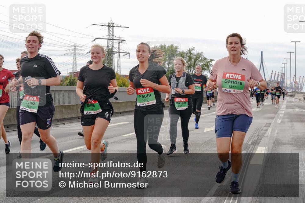 03.10.2025 - Köhlbrandbrückenlauf Michael Burmester http://msf.ph/oto/9162873 03.10.2025 16:08:06 Position 3 7829, 7876, 7670, 8571, 9517 meine-sportfotos.de