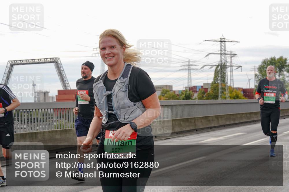 03.10.2025 - Köhlbrandbrückenlauf Michael Burmester http://msf.ph/oto/9162880 03.10.2025 16:08:08 Position 3 8571 meine-sportfotos.de