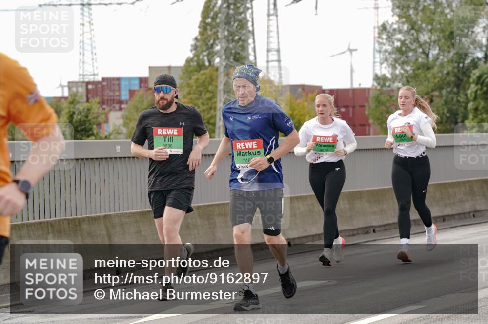 03.10.2025 - Köhlbrandbrückenlauf Michael Burmester http://msf.ph/oto/9162897 03.10.2025 16:08:15 Position 3 8696, 746, 9079, 9078 meine-sportfotos.de