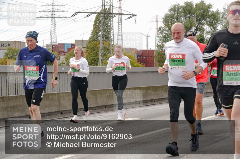 03.10.2025 - Köhlbrandbrückenlauf Michael Burmester http://msf.ph/oto/9162903 03.10.2025 16:08:17 Position 3 7462, 9078, 7940, 0, 9283 meine-sportfotos.de