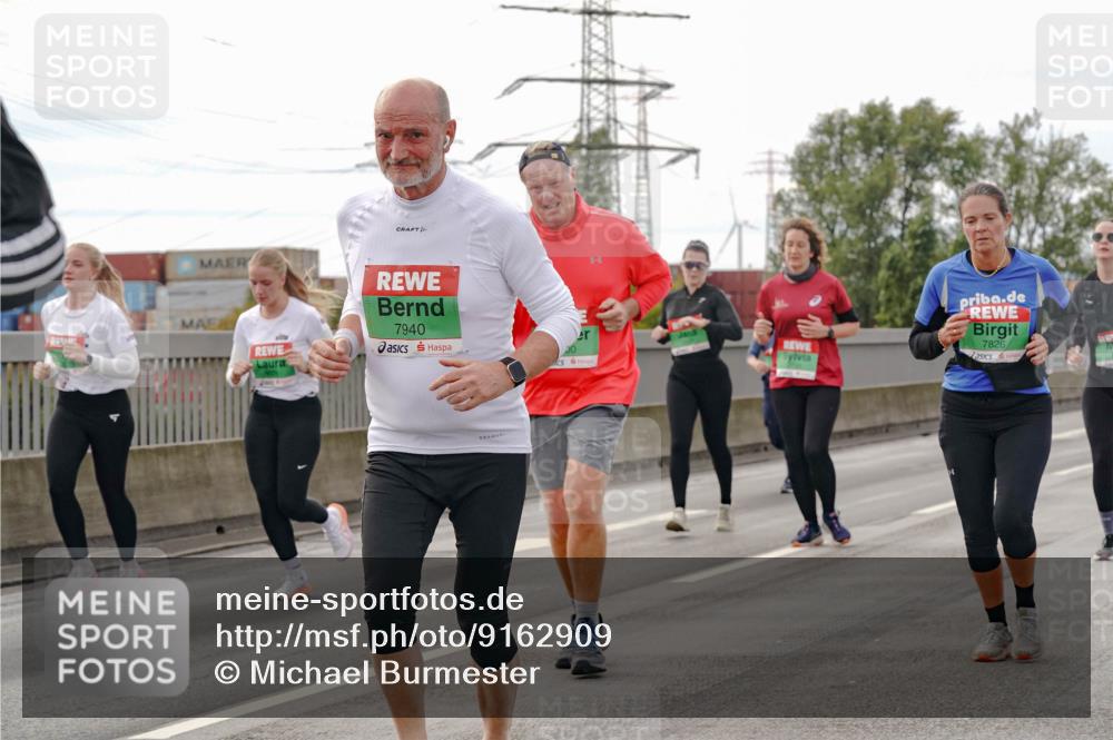 03.10.2025 - Köhlbrandbrückenlauf Michael Burmester http://msf.ph/oto/9162909 03.10.2025 16:08:19 Position 3 7940, 7826 meine-sportfotos.de