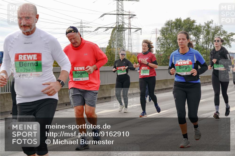 03.10.2025 - Köhlbrandbrückenlauf Michael Burmester http://msf.ph/oto/9162910 03.10.2025 16:08:20 Position 3 7940, 7826, 9400, 7730, 8303 meine-sportfotos.de