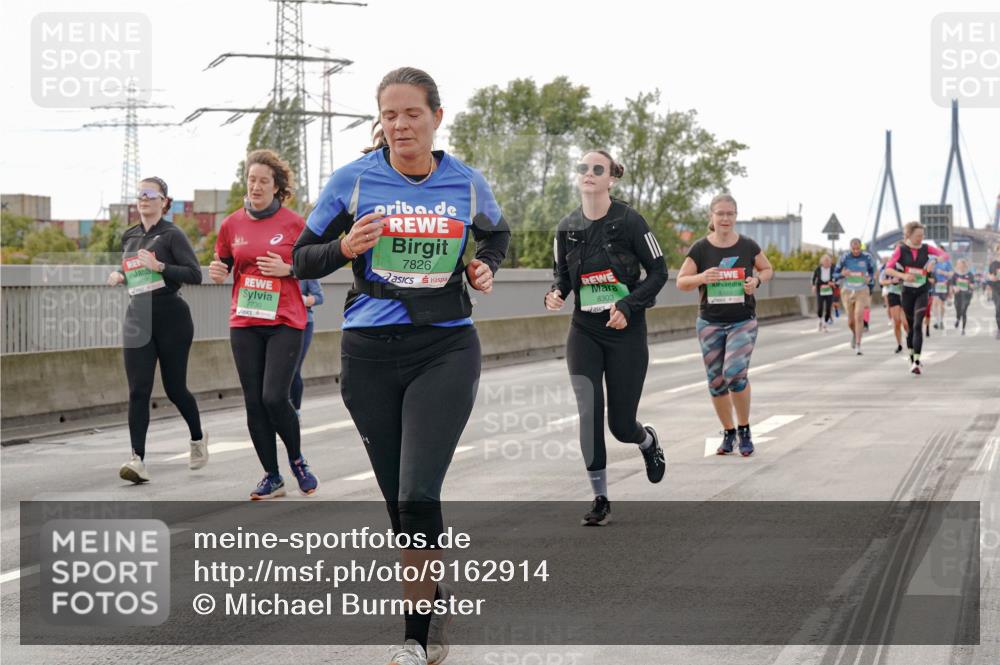 03.10.2025 - Köhlbrandbrückenlauf Michael Burmester http://msf.ph/oto/9162914 03.10.2025 16:08:20 Position 3 7730, 7826, 8303 meine-sportfotos.de