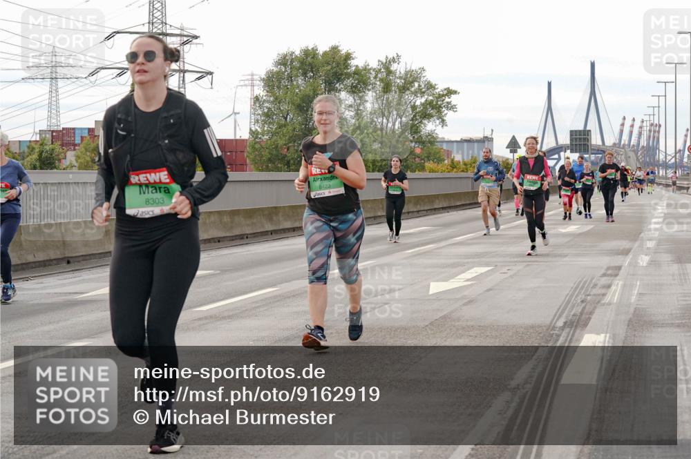 03.10.2025 - Köhlbrandbrückenlauf Michael Burmester http://msf.ph/oto/9162919 03.10.2025 16:08:22 Position 3 8303, 8423 meine-sportfotos.de