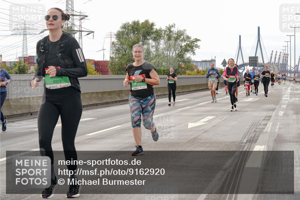 03.10.2025 - Köhlbrandbrückenlauf Michael Burmester http://msf.ph/oto/9162920 03.10.2025 16:08:22 Position 3 8303, 8423 meine-sportfotos.de