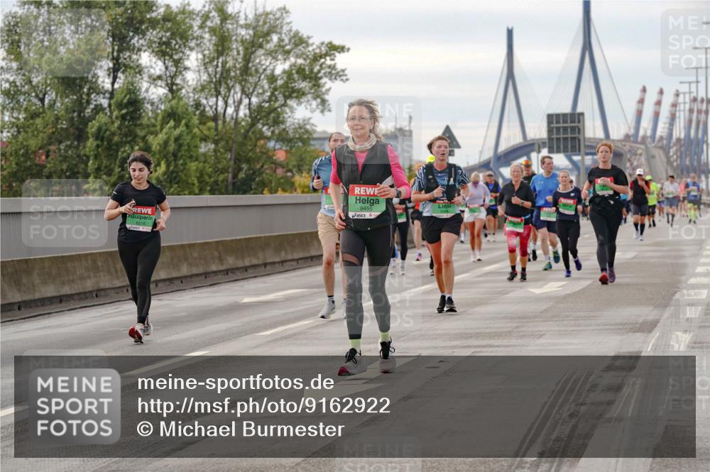 03.10.2025 - Köhlbrandbrückenlauf Michael Burmester http://msf.ph/oto/9162922 03.10.2025 16:08:24 Position 3 8516, 8455 meine-sportfotos.de