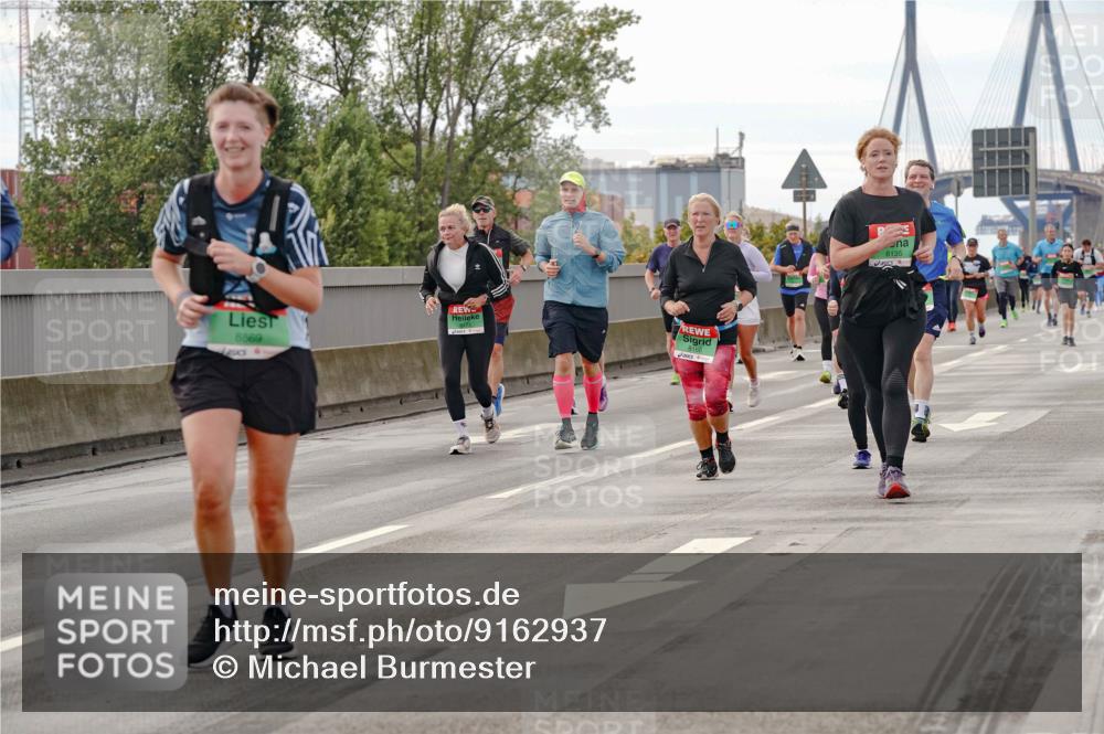 03.10.2025 - Köhlbrandbrückenlauf Michael Burmester http://msf.ph/oto/9162937 03.10.2025 16:08:30 Position 3 8869, 8166, 8135 meine-sportfotos.de