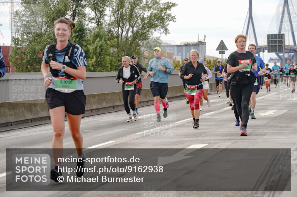 03.10.2025 - Köhlbrandbrückenlauf Michael Burmester http://msf.ph/oto/9162938 03.10.2025 16:08:30 Position 3 8869, 8166, 0135 meine-sportfotos.de