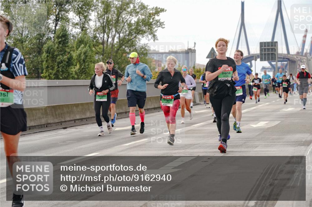 03.10.2025 - Köhlbrandbrückenlauf Michael Burmester http://msf.ph/oto/9162940 03.10.2025 16:08:30 Position 3 59, 8171, 8166, 8135 meine-sportfotos.de