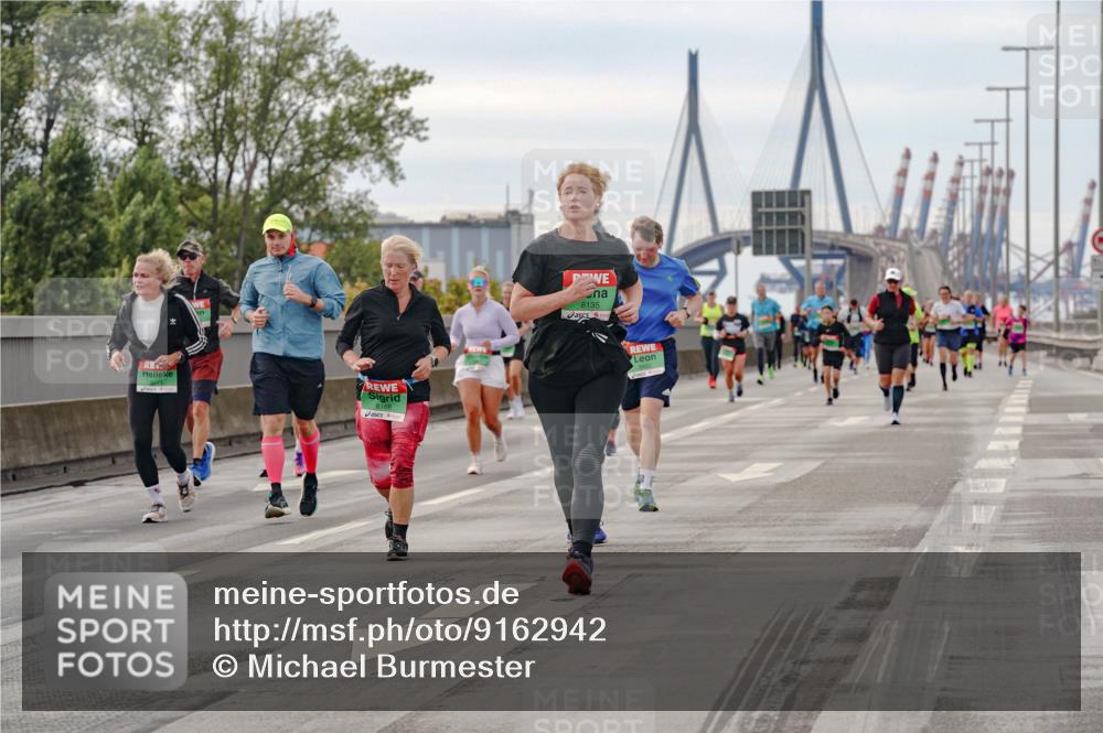 03.10.2025 - Köhlbrandbrückenlauf Michael Burmester http://msf.ph/oto/9162942 03.10.2025 16:08:31 Position 3 8166, 8135 meine-sportfotos.de