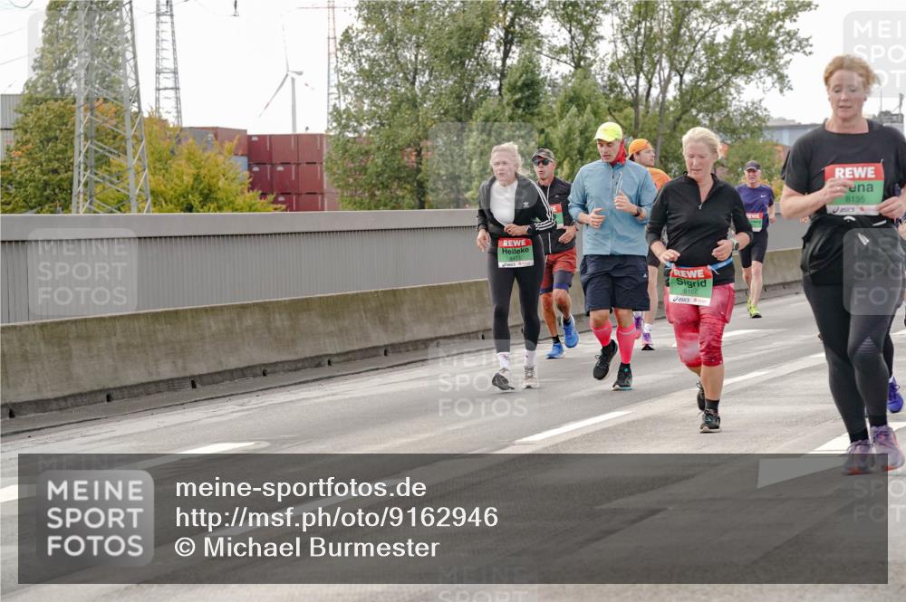 03.10.2025 - Köhlbrandbrückenlauf Michael Burmester http://msf.ph/oto/9162946 03.10.2025 16:08:32 Position 3 8171, 8166, 8135 meine-sportfotos.de