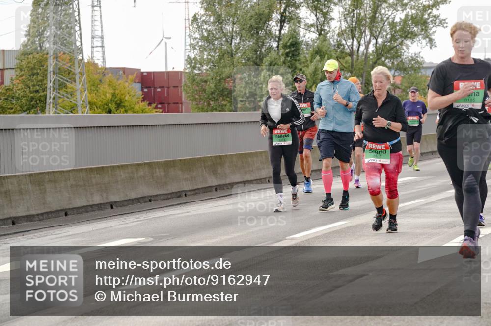 03.10.2025 - Köhlbrandbrückenlauf Michael Burmester http://msf.ph/oto/9162947 03.10.2025 16:08:32 Position 3 8171, 8166, 8135 meine-sportfotos.de